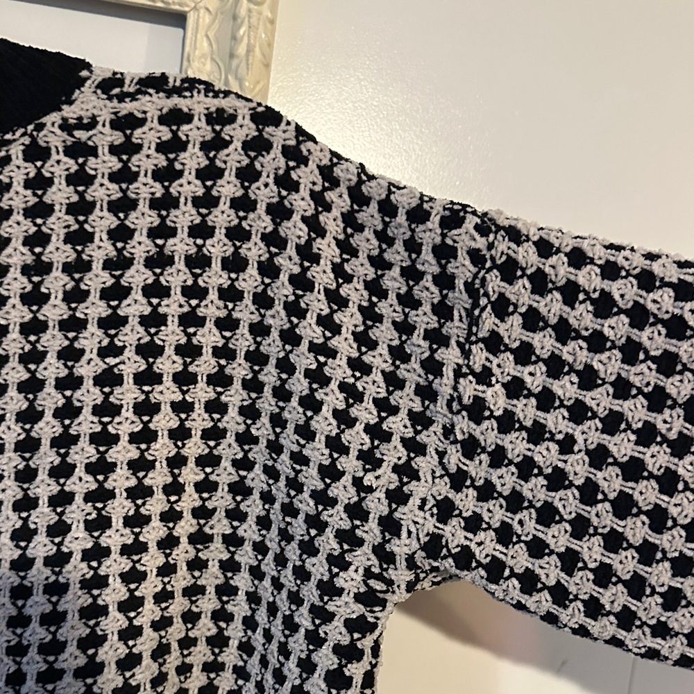 PINK ROSE | Houndstooth Black and Cream Cardigan - Picture 12 of 15